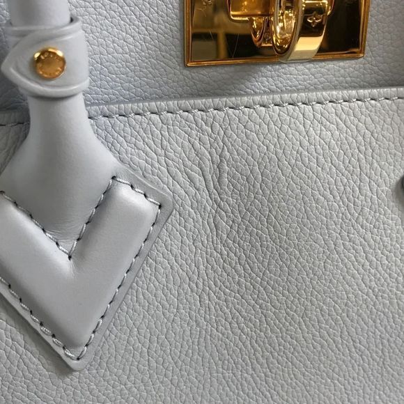 Louis Vuitton On My Side PM Mahina Leather Handbag Blue - Picture 7 of 16